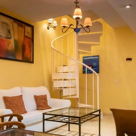 סביליה Apartamento Lirio Donkey מראה חיצוני תמונה